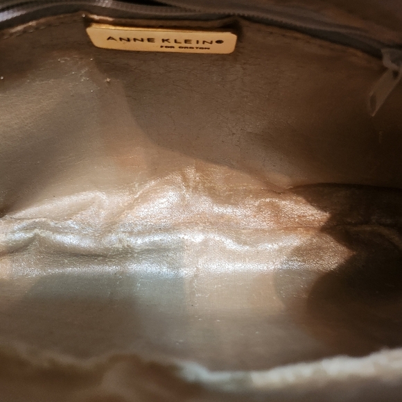 Vintage Anne Klein Beige Crossbody Bag with Gold Details, Wristlet and Key Chain - Picture 11 of 15